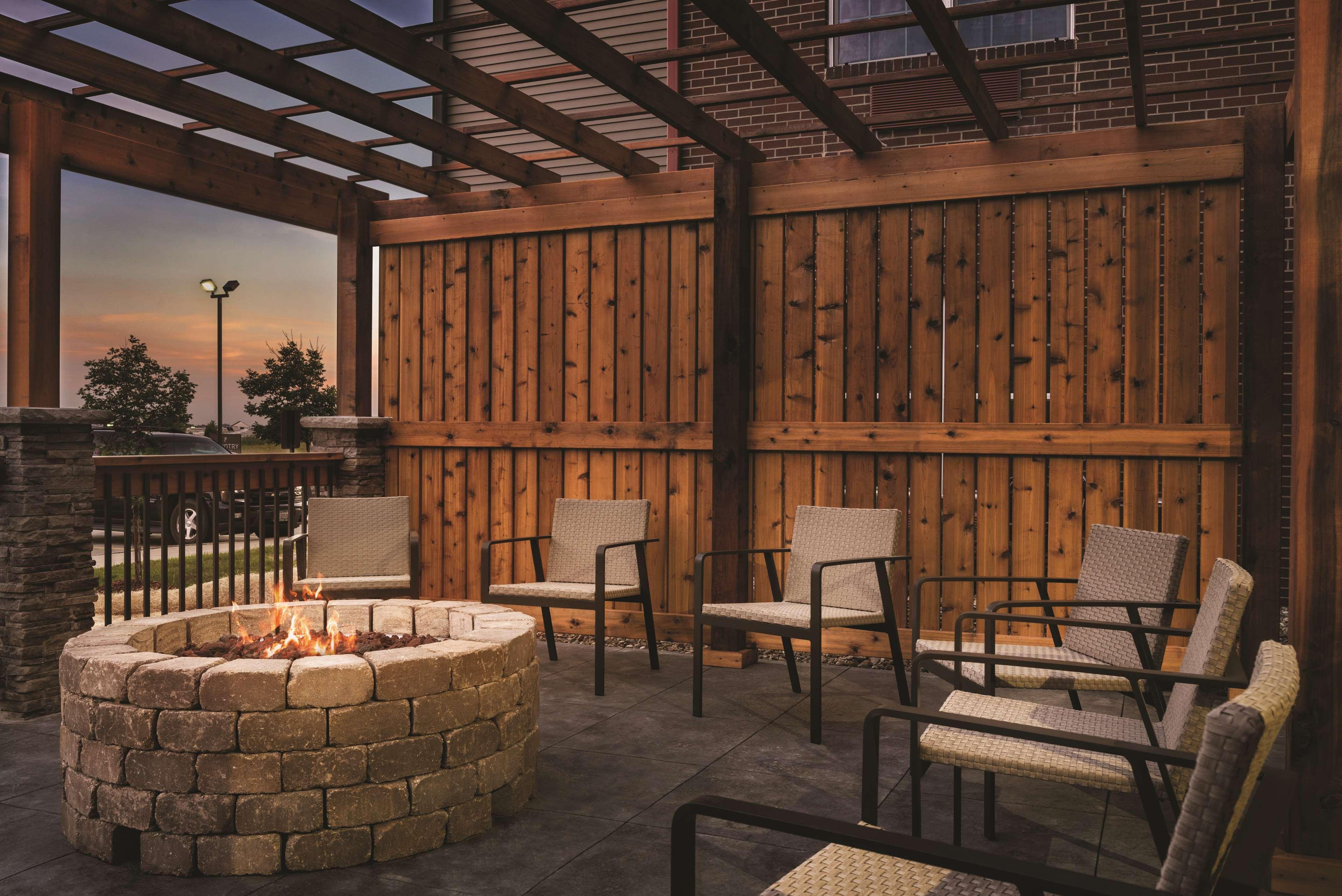Country Inn & Suites By Radisson, Coralville, Ia Exterior photo