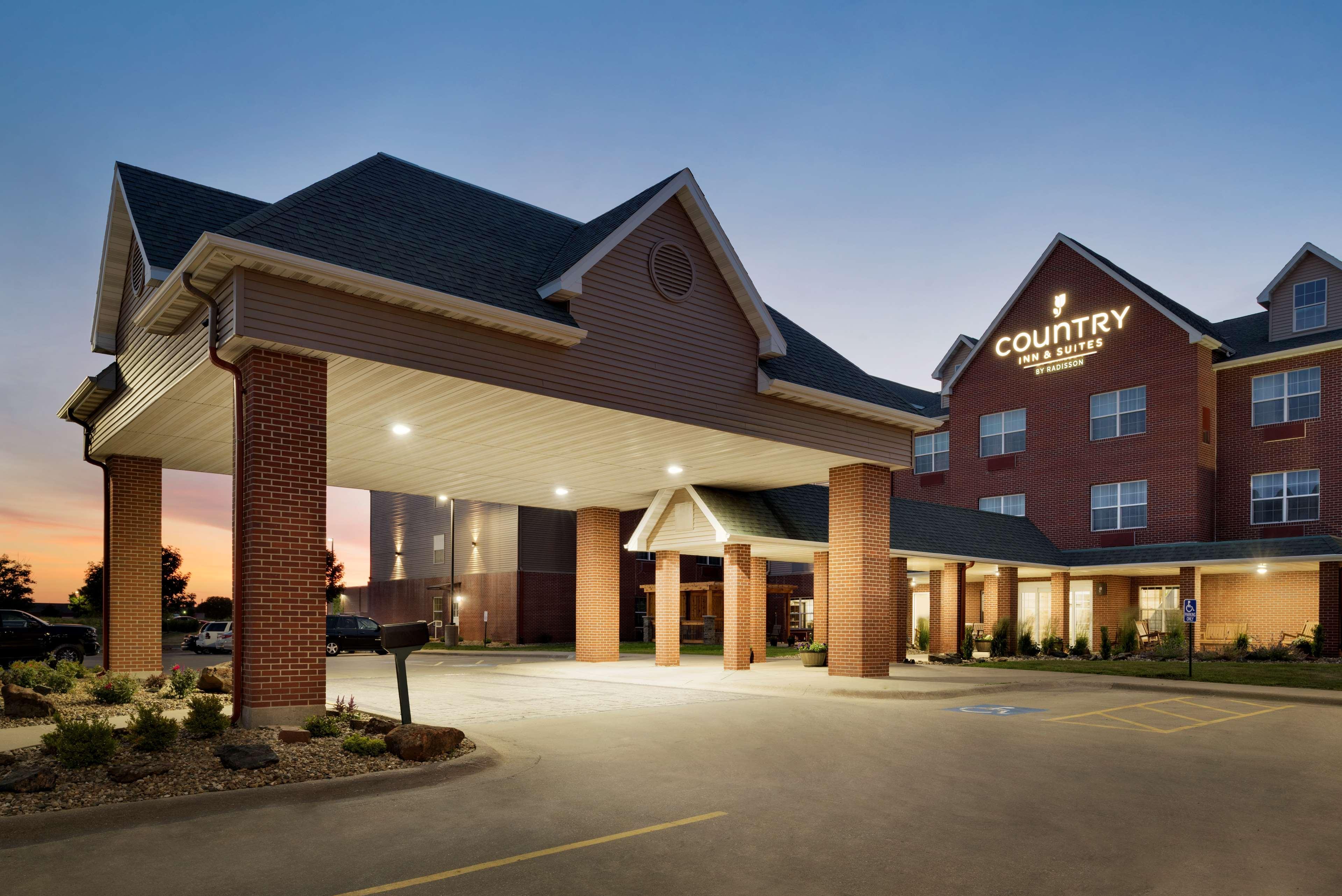 Country Inn & Suites By Radisson, Coralville, Ia Exterior photo
